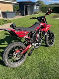 søger derbi senda eller aprillia sx50 til maks 10000kr skal være D50B0 eller D50B1